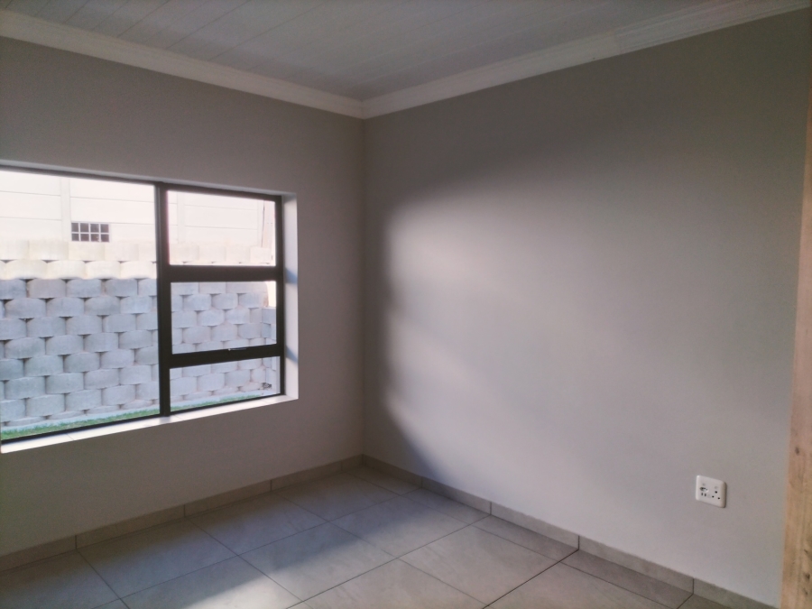 3 Bedroom Property for Sale in Fraaiuitsig Western Cape